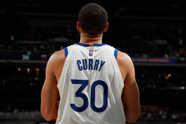 新普-只差1球加冕三分王！库里把登基时刻留到篮球麦加