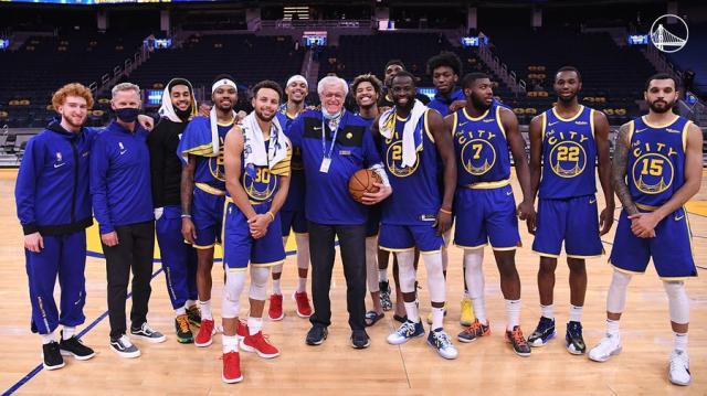 澳门新葡京官方网站-真就一人一城呗！勇士主场记分员效力58年终退休